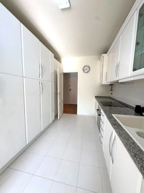 Apartamento T2 para Arrendamento em Oeiras e São Julião da Barra, Paço de Arcos e Caxias