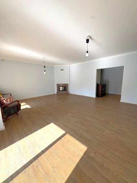 Apartamento T2 para Arrendamento em Oeiras e São Julião da Barra, Paço de Arcos e Caxias