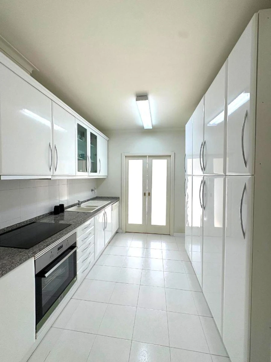 Apartamento T2 para Arrendamento em Oeiras e São Julião da Barra, Paço de Arcos e Caxias Foto 7