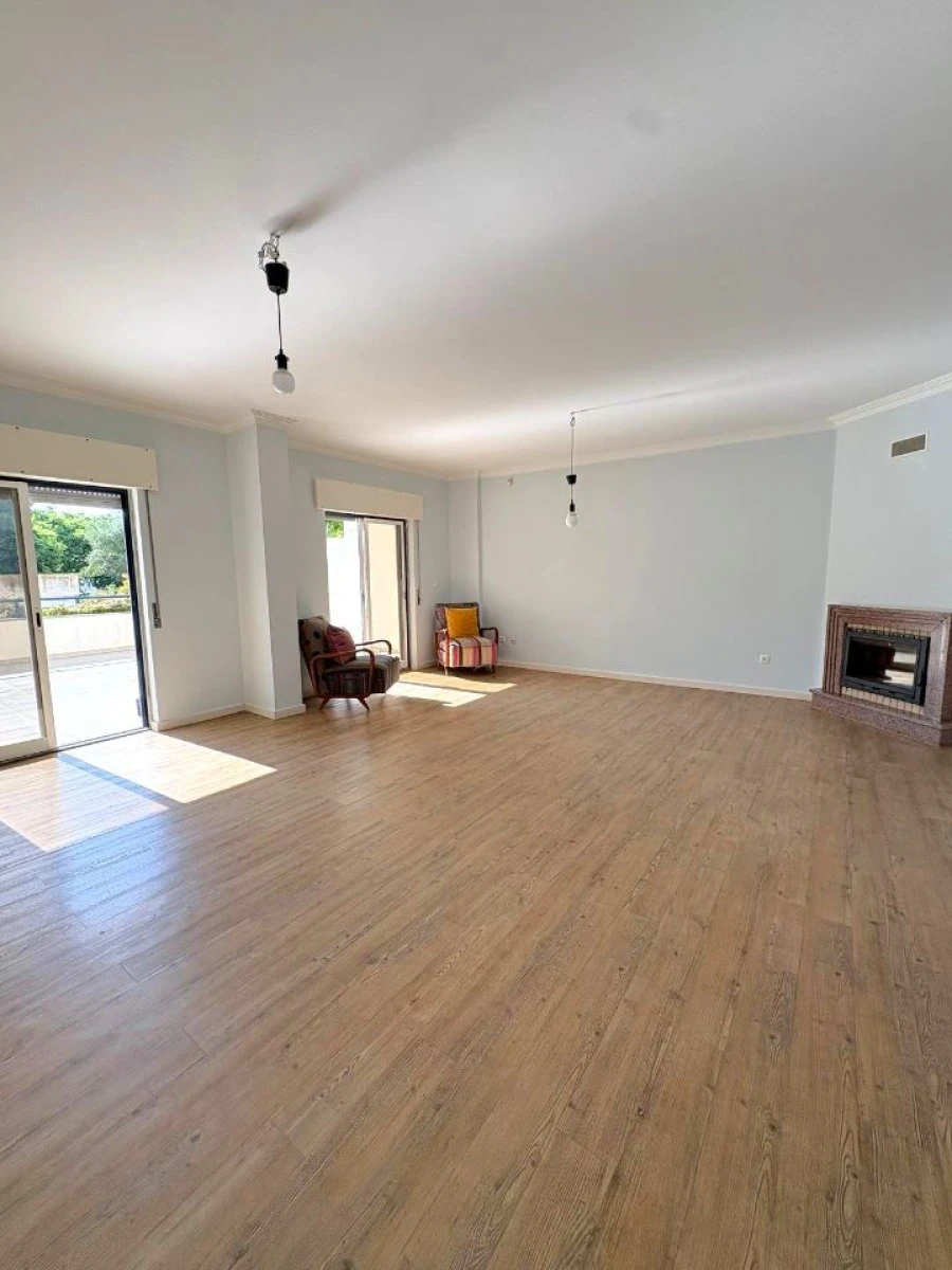 Apartamento T2 para Arrendamento em Oeiras e São Julião da Barra, Paço de Arcos e Caxias Foto 14