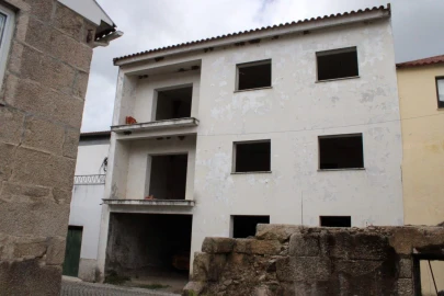 Prédio para Venda em Tourais e Lajes