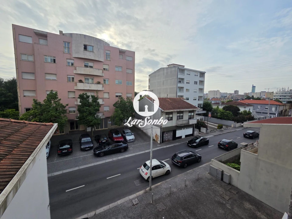 Apartamento T2 para Venda em Cidade da Maia Foto 1