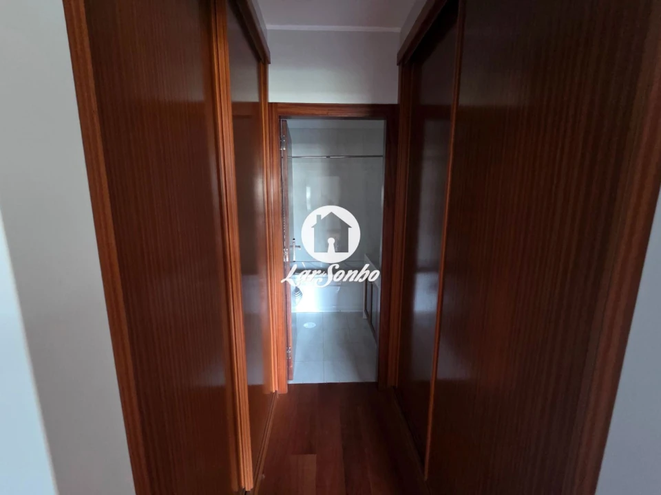 Apartamento T2 para Venda em Cidade da Maia Foto 17