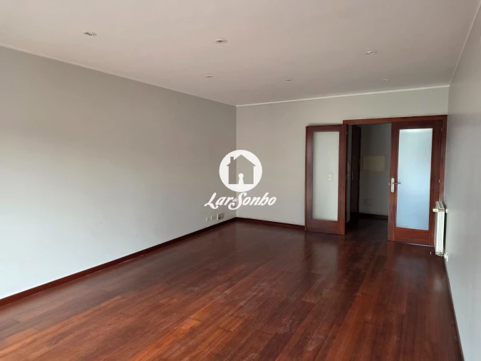 Apartamento T2 para Venda em Cidade da Maia Foto 8