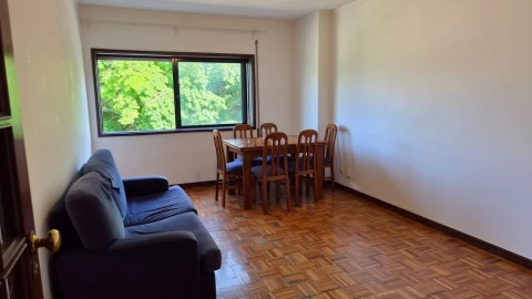 Apartamento T1 para Arrendamento em Paranhos