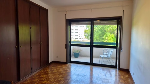 Apartamento T1 para Arrendamento em Paranhos