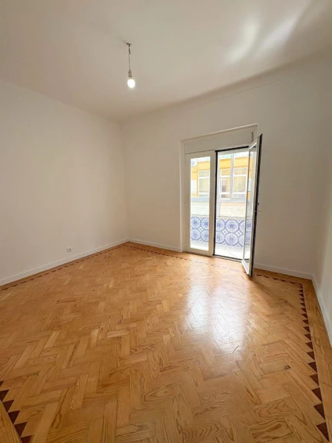 Apartamento T2 para Arrendamento em Seixal, Arrentela e Aldeia de Paio Pires