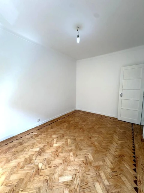Apartamento T2 para Arrendamento em Seixal, Arrentela e Aldeia de Paio Pires
