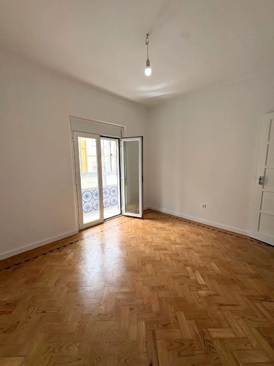 Apartamento T2 para Arrendamento em Seixal, Arrentela e Aldeia de Paio Pires Foto 6
