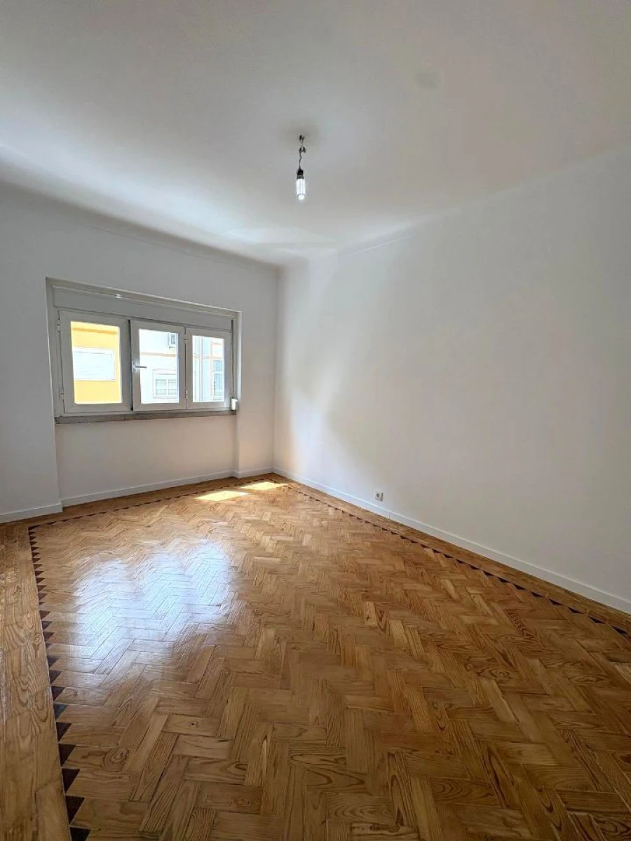 Apartamento T2 para Arrendamento em Seixal, Arrentela e Aldeia de Paio Pires Foto 10