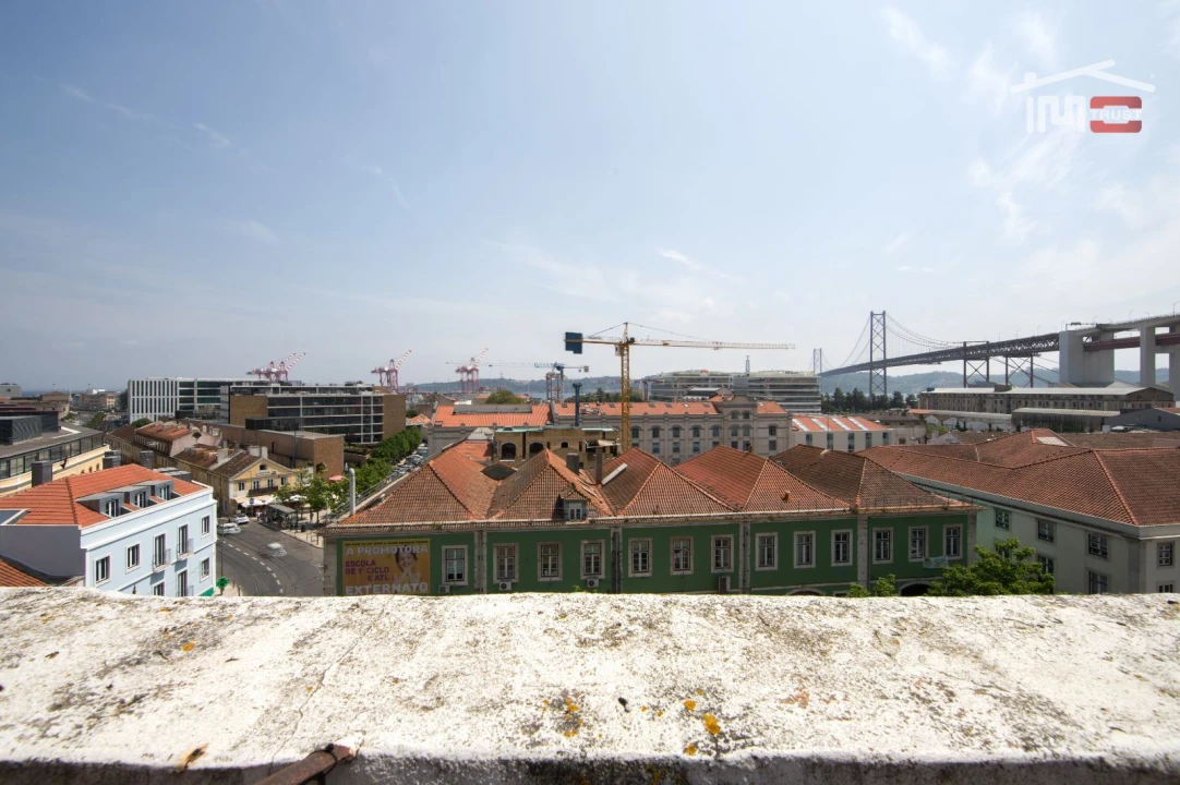 Apartamento T5 para Venda em Alcantara Foto 3