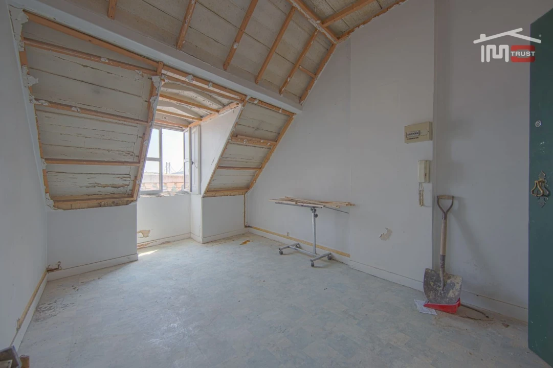 Apartamento T5 para Venda em Alcantara Foto 38