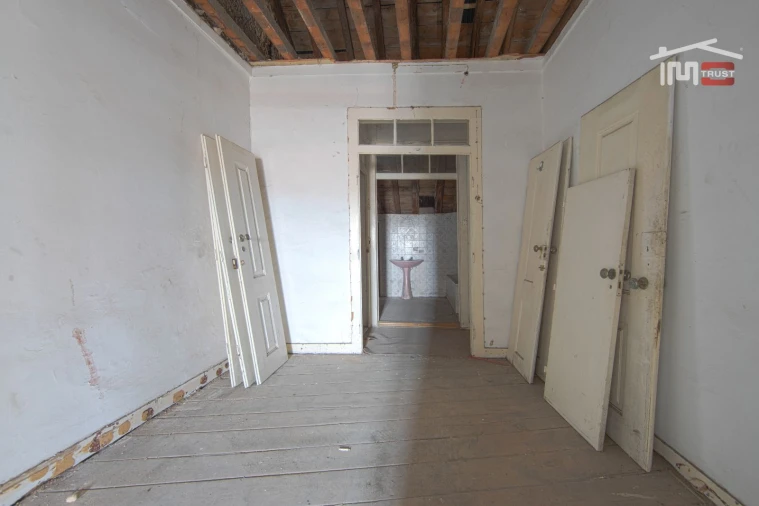 Apartamento T5 para Venda em Alcantara Foto 18