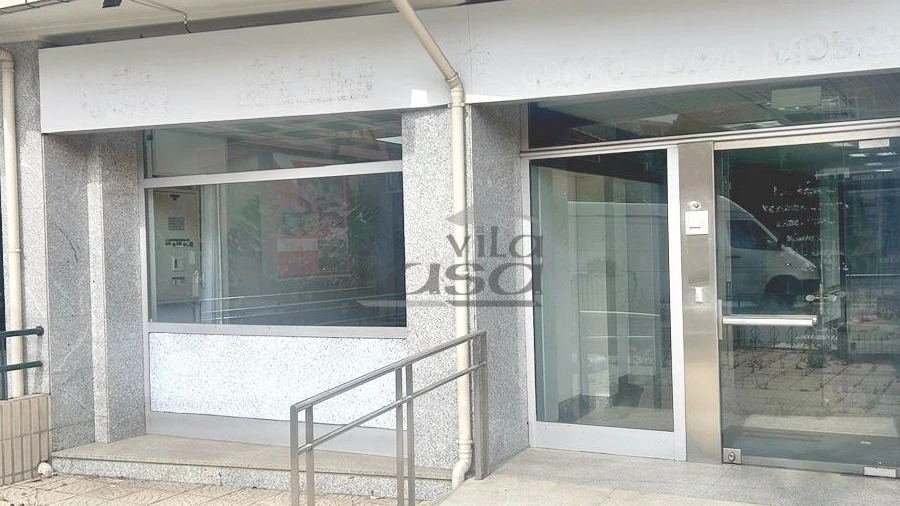 Loja para Arrendamento em Baguim do Monte (Rio Tinto)