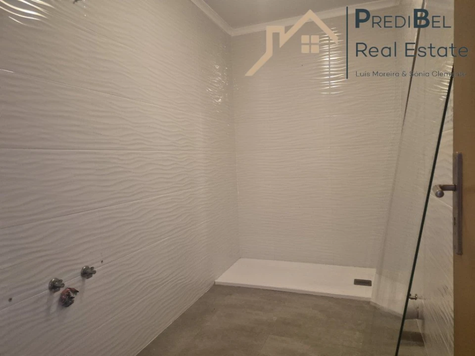Apartamento T2 para Venda em Santa Clara Foto 4