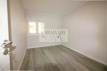 Apartamento T3 para Venda em Laranjeiro e Feijó