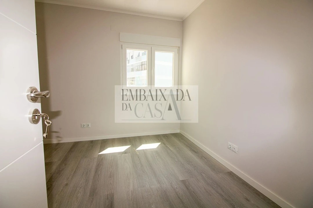 Apartamento T3 para Venda em Laranjeiro e Feijó Foto 7