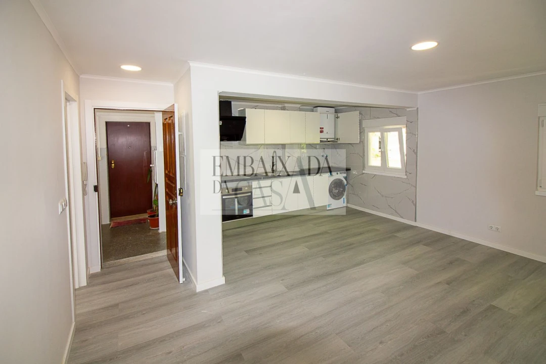 Apartamento T3 para Venda em Laranjeiro e Feijó Foto 3