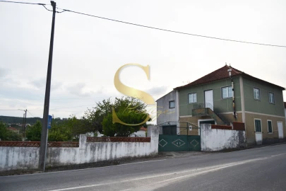 Moradia T3 para Venda em Atouguia