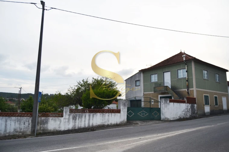 Moradia T3 para Venda em Atouguia