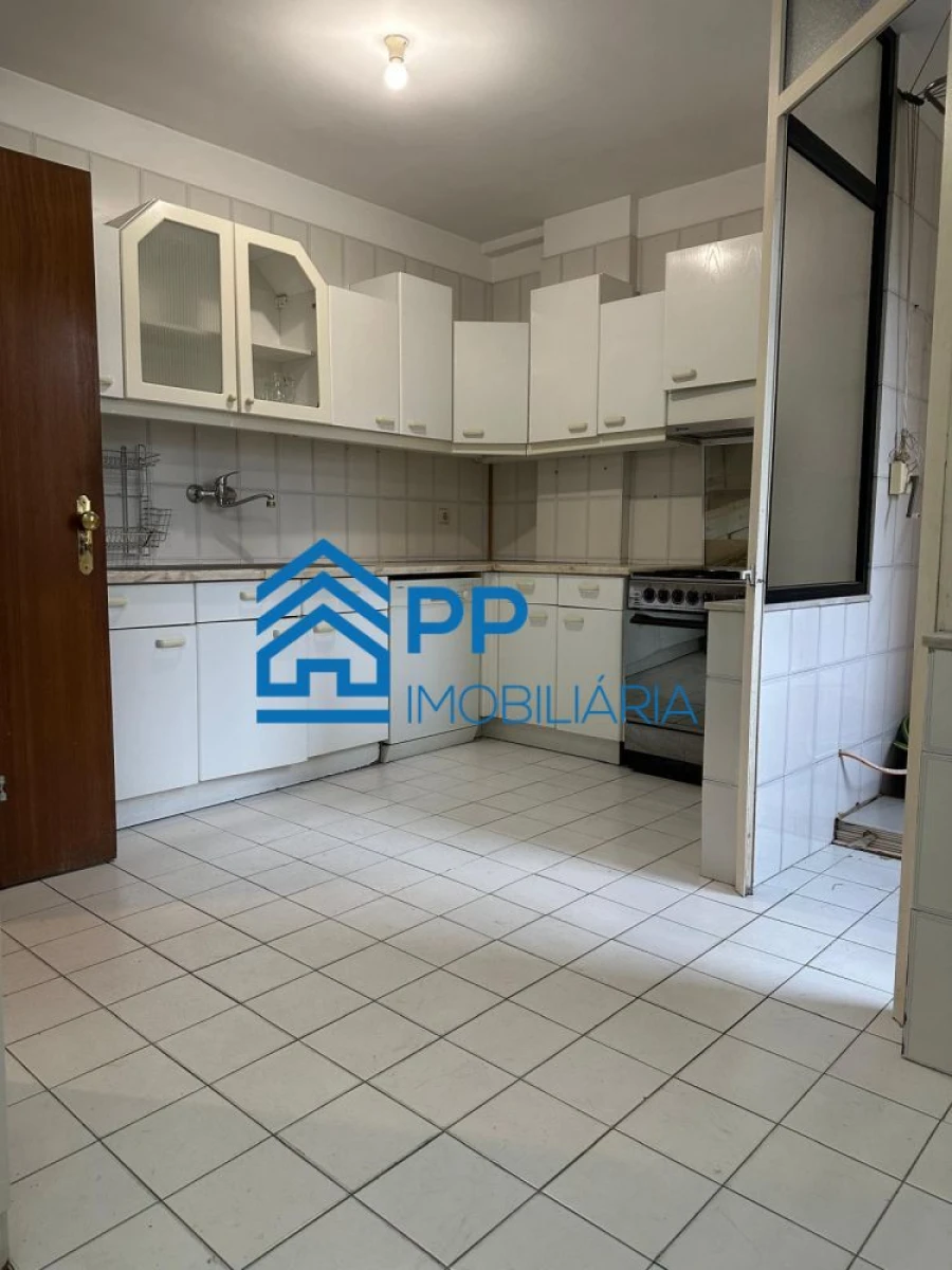 Apartamento T3 para Venda em Ramalde Foto 12