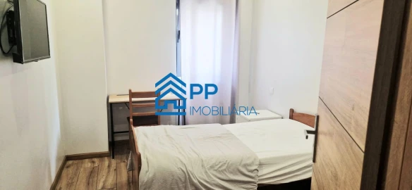 Moradia T6 para Venda em Paranhos