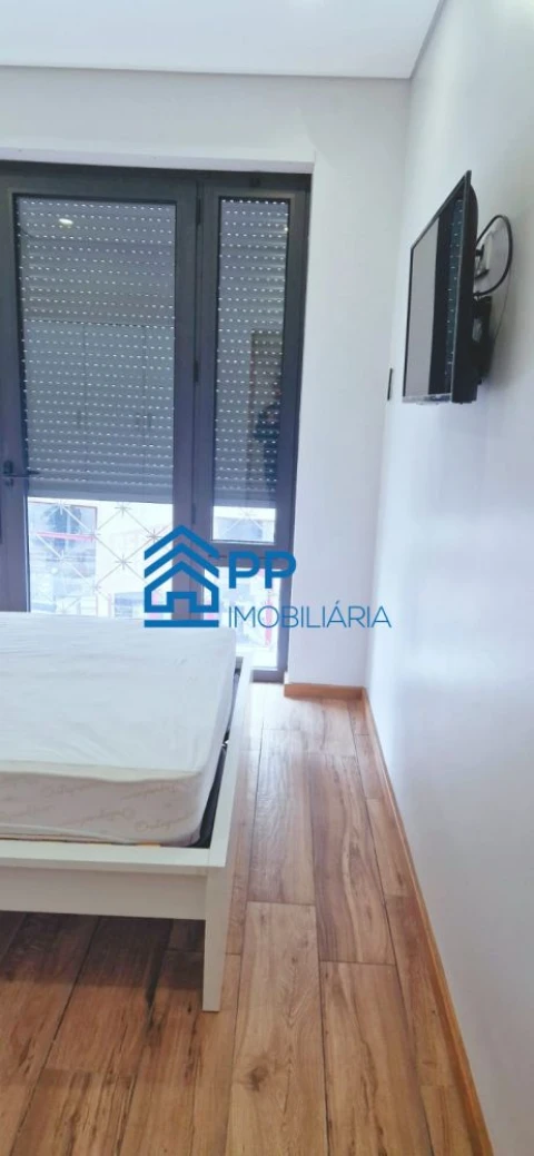 Moradia T6 para Venda em Paranhos