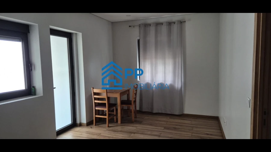 Moradia T6 para Venda em Paranhos