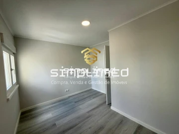 Apartamento T3 para Venda em Laranjeiro e Feijó