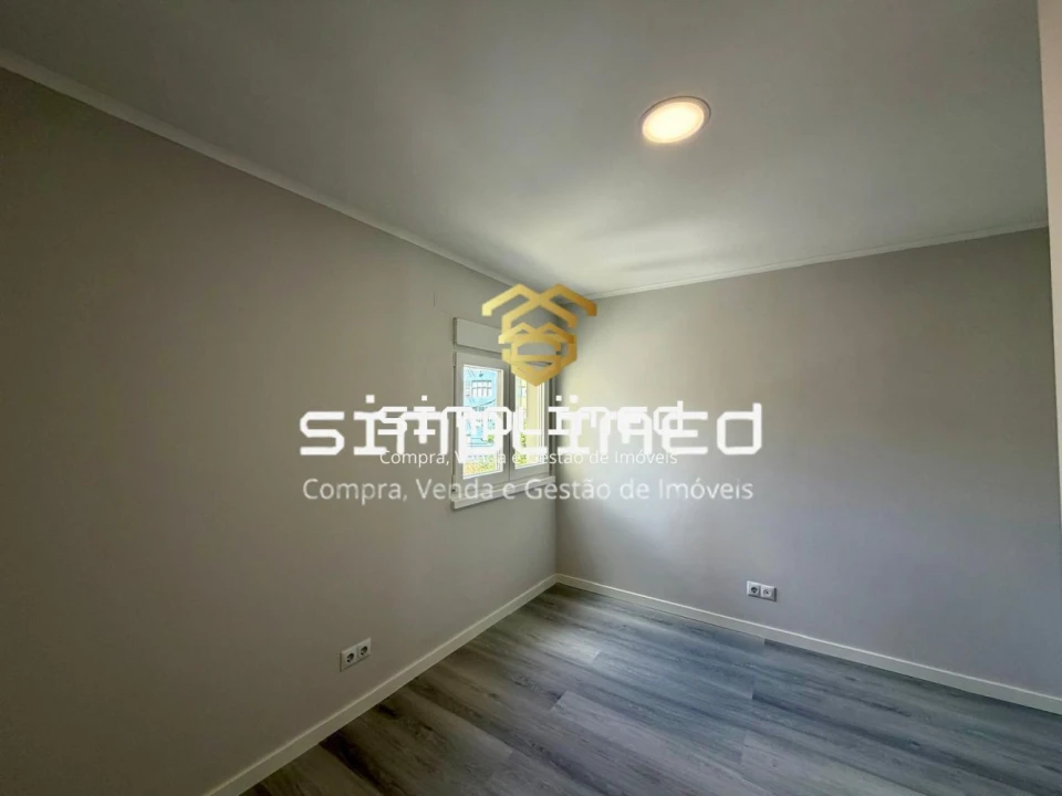 Apartamento T3 para Venda em Laranjeiro e Feijó Foto 9