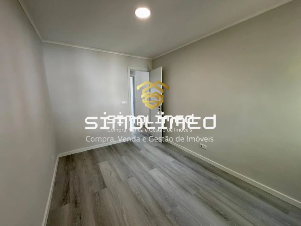 Apartamento T3 para Venda em Laranjeiro e Feijó Foto 14