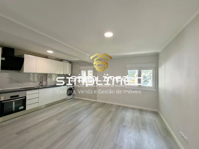 Apartamento T3 para Venda em Laranjeiro e Feijó Foto 2