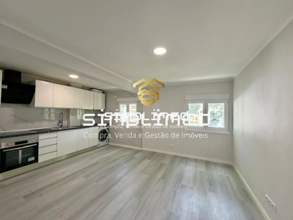 Apartamento T3 para Venda em Laranjeiro e Feijó Foto 2