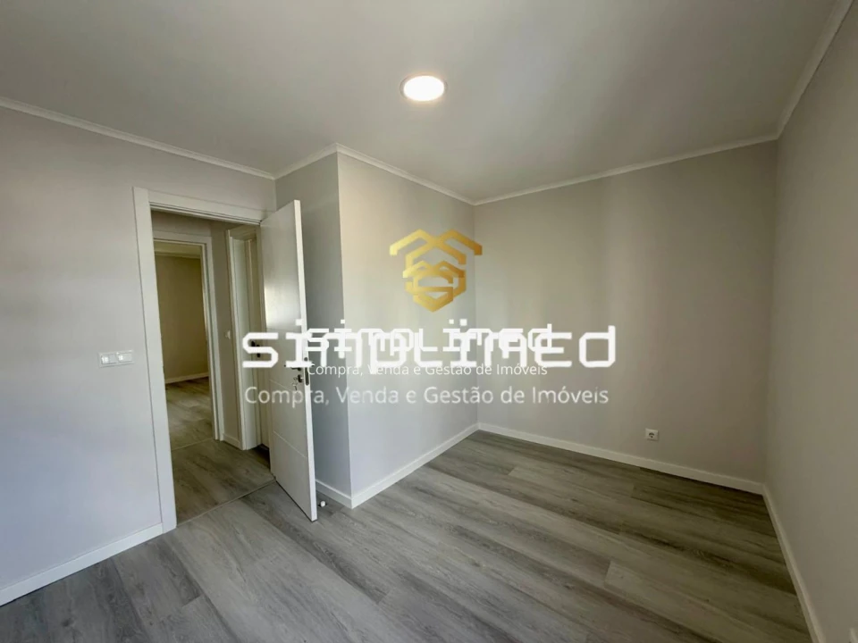 Apartamento T3 para Venda em Laranjeiro e Feijó Foto 11