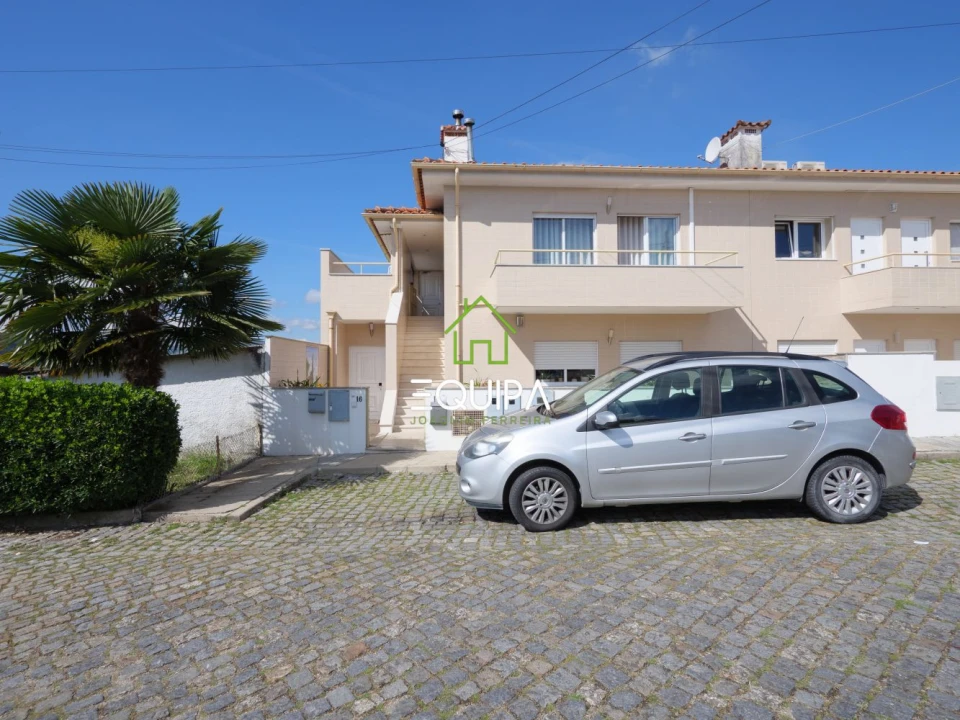 Apartamento T2 para Venda em Moreira de Conegos Foto 1