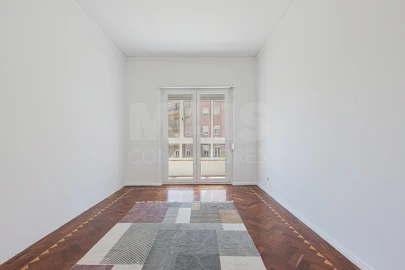 Apartamento T3 para Venda em Algés, Linda-A-Velha e Cruz Quebrada-Dafundo