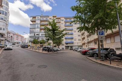 Apartamento T3 para Venda em Algés, Linda-A-Velha e Cruz Quebrada-Dafundo