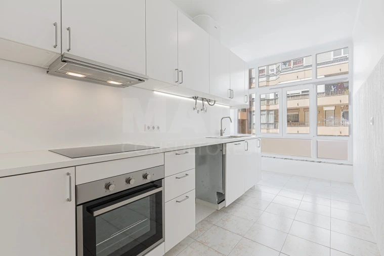 Apartamento T3 para Venda em Algés, Linda-A-Velha e Cruz Quebrada-Dafundo Foto 2