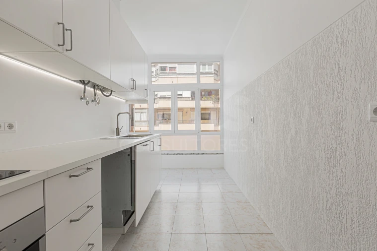 Apartamento T3 para Venda em Algés, Linda-A-Velha e Cruz Quebrada-Dafundo Foto 8
