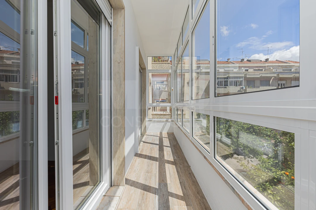 Apartamento T3 para Venda em Algés, Linda-A-Velha e Cruz Quebrada-Dafundo Foto 4