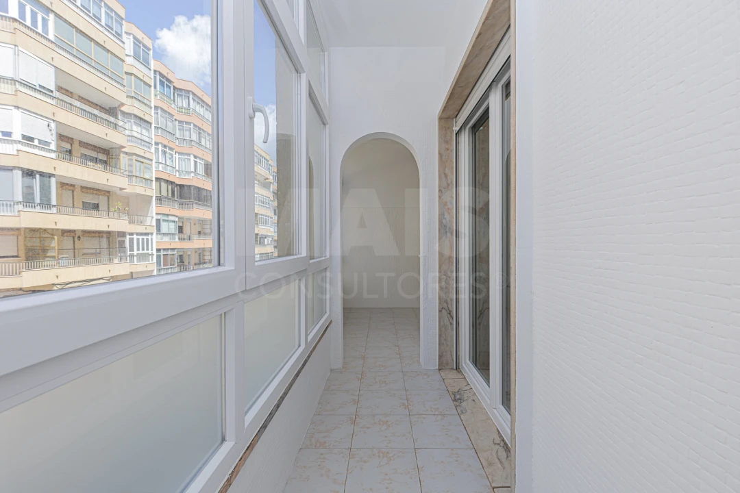 Apartamento T3 para Venda em Algés, Linda-A-Velha e Cruz Quebrada-Dafundo Foto 12