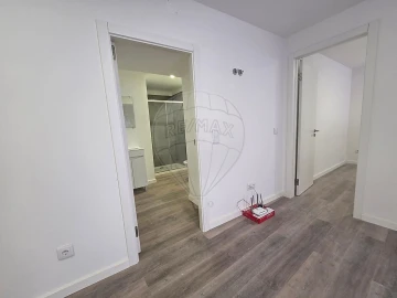 Apartamento T1 para Arrendamento em Queluz e Belas