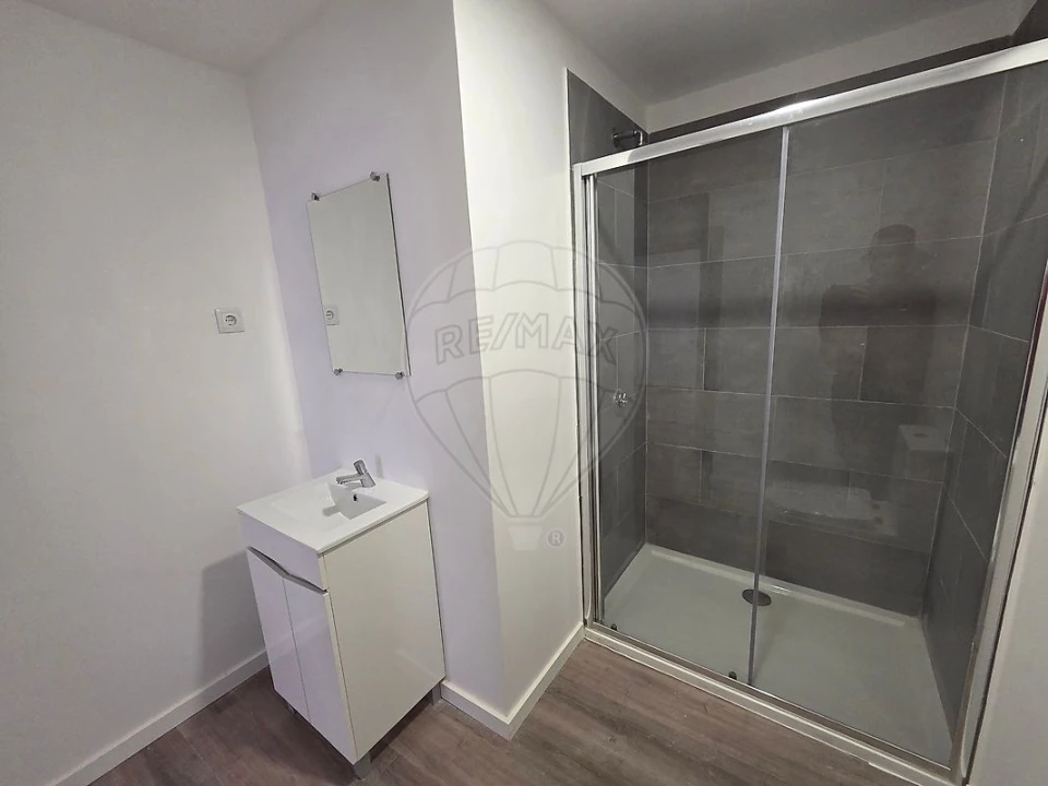 Apartamento T1 para Arrendamento em Queluz e Belas Foto 7