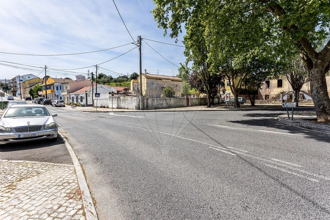 Apartamento T1 para Arrendamento em Queluz e Belas Foto 1