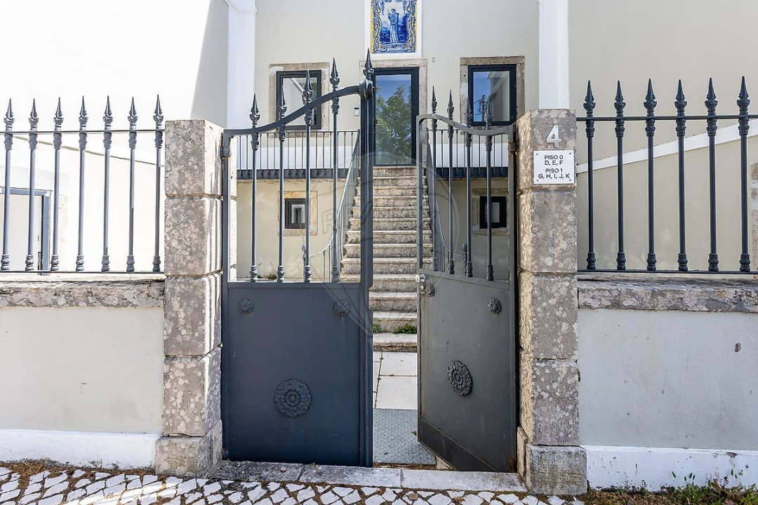 Apartamento T1 para Arrendamento em Queluz e Belas Foto 2
