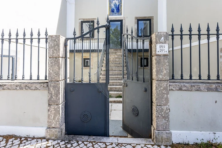 Apartamento T1 para Arrendamento em Queluz e Belas Foto 2