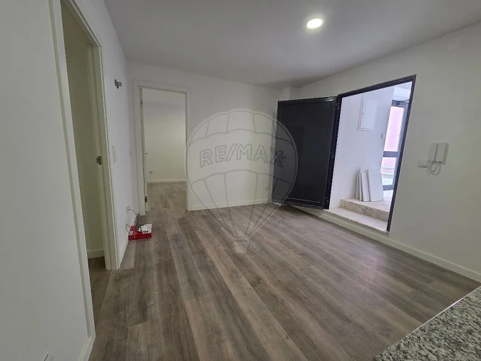 Apartamento T1 para Arrendamento em Queluz e Belas Foto 6