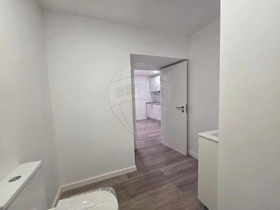 Apartamento T1 para Arrendamento em Queluz e Belas Foto 5