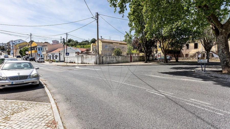 Apartamento T1 para Arrendamento em Queluz e Belas