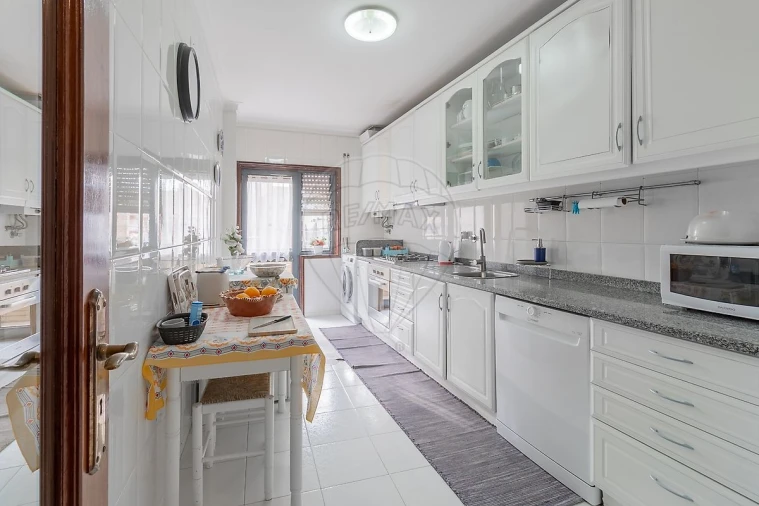 Apartamento T3 para Venda em Mafamude e Vilar do Paraíso Foto 3